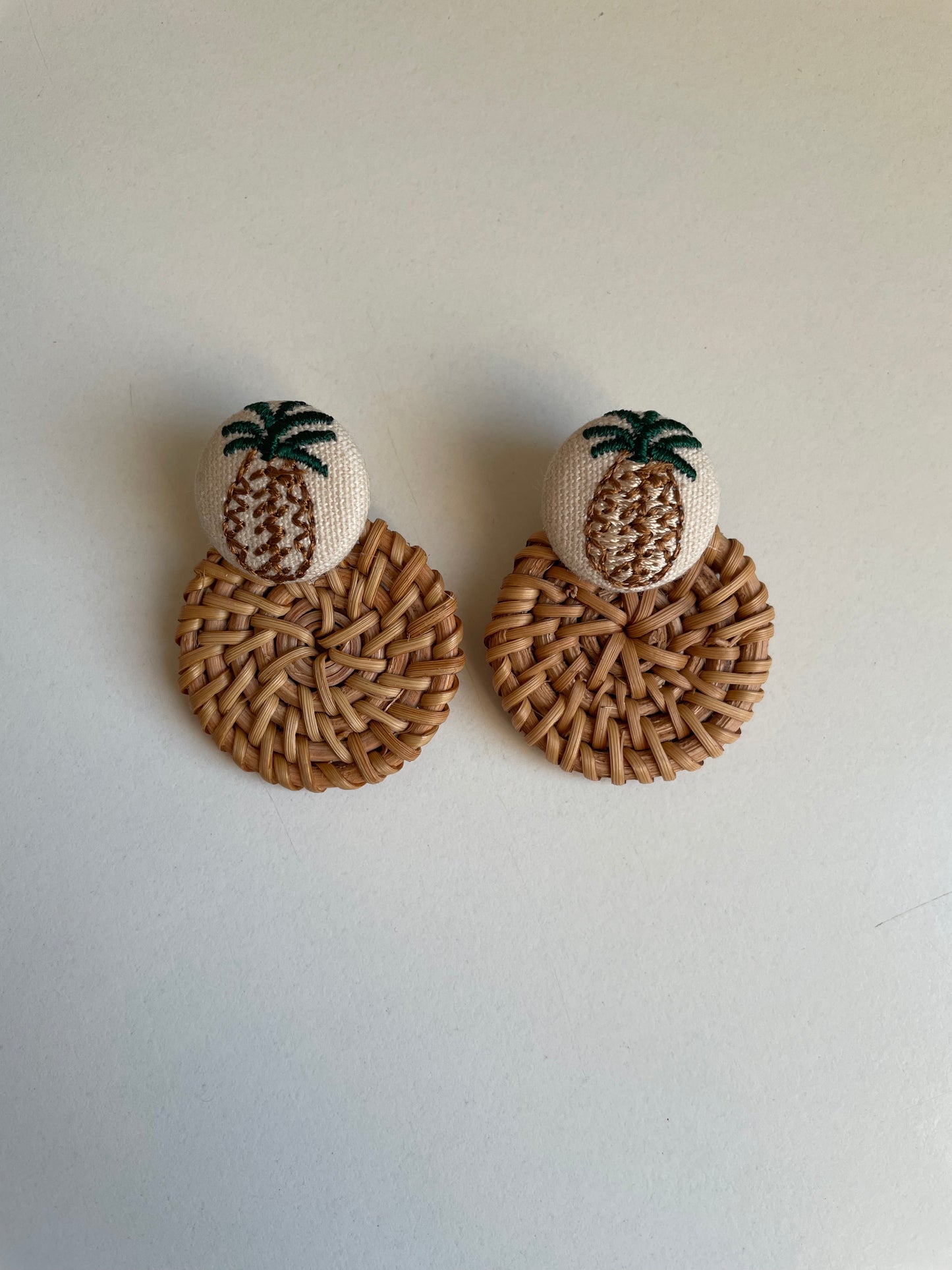 Pineapple Wicker Studs